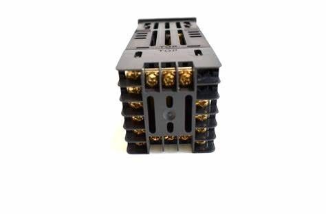 Honeywell DC120L-1-0-0-0-1-0-0-0 Sıcaklık Sınırı Denetleyicisi, Evrensel Giriş, 1/16-DIN, röle Çıktısı