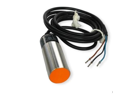 IFM İndüktif Sensör II5256 IIA3010-BPKG, donanımdaki makinenin kesin konumlandırılması için