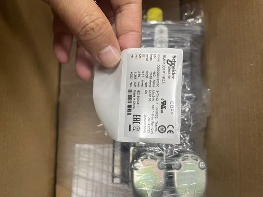 Schneider BMH1001P11F2A Servo Motor Frenle Lexium 32 3.3Nm 6000rpm Anahtarlı Çubuk IP54 128bit Kodlayıcı