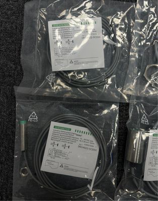 Siemens 3RG4014-0CD00 İndüksiyon anahtarı IP66/67 Girme Koruması ve 1300 mbar 522 inH2O maksimum ölçüm aralığı ile