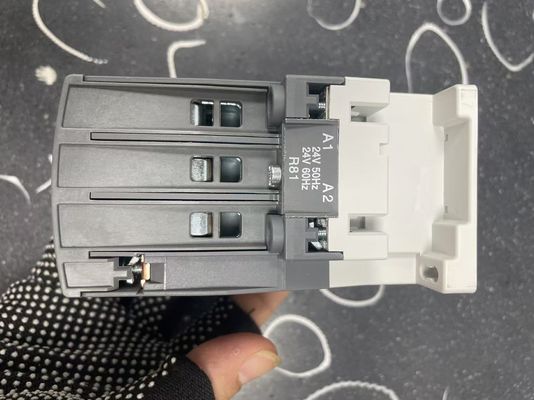 ABB AX40-30-10-81 Kontaktörler 0-8 Bar Basınç Aralığı İçin
