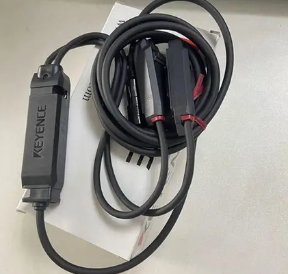 Keyence FD-XS8 Clamp-On sıvı mikro akış sensörü kafası